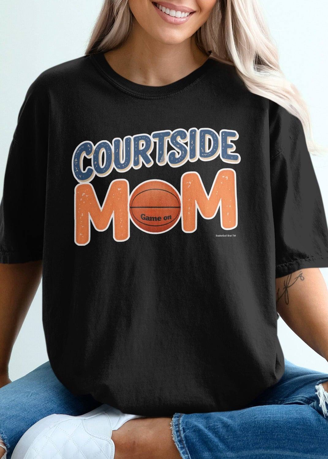 Black t-shirt with "Courtside Mom" and basketball graphic.